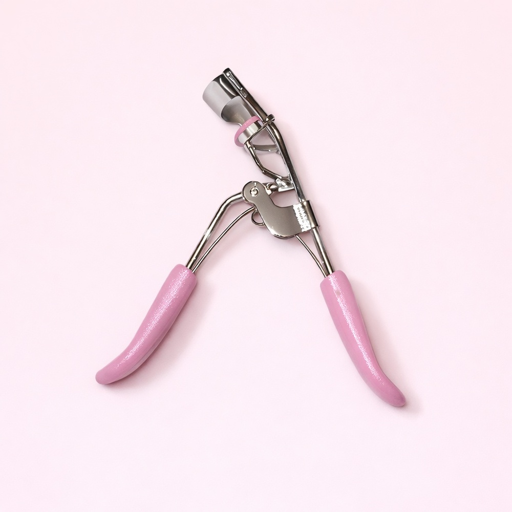[FREE] Pink‎ Eyelash Curler